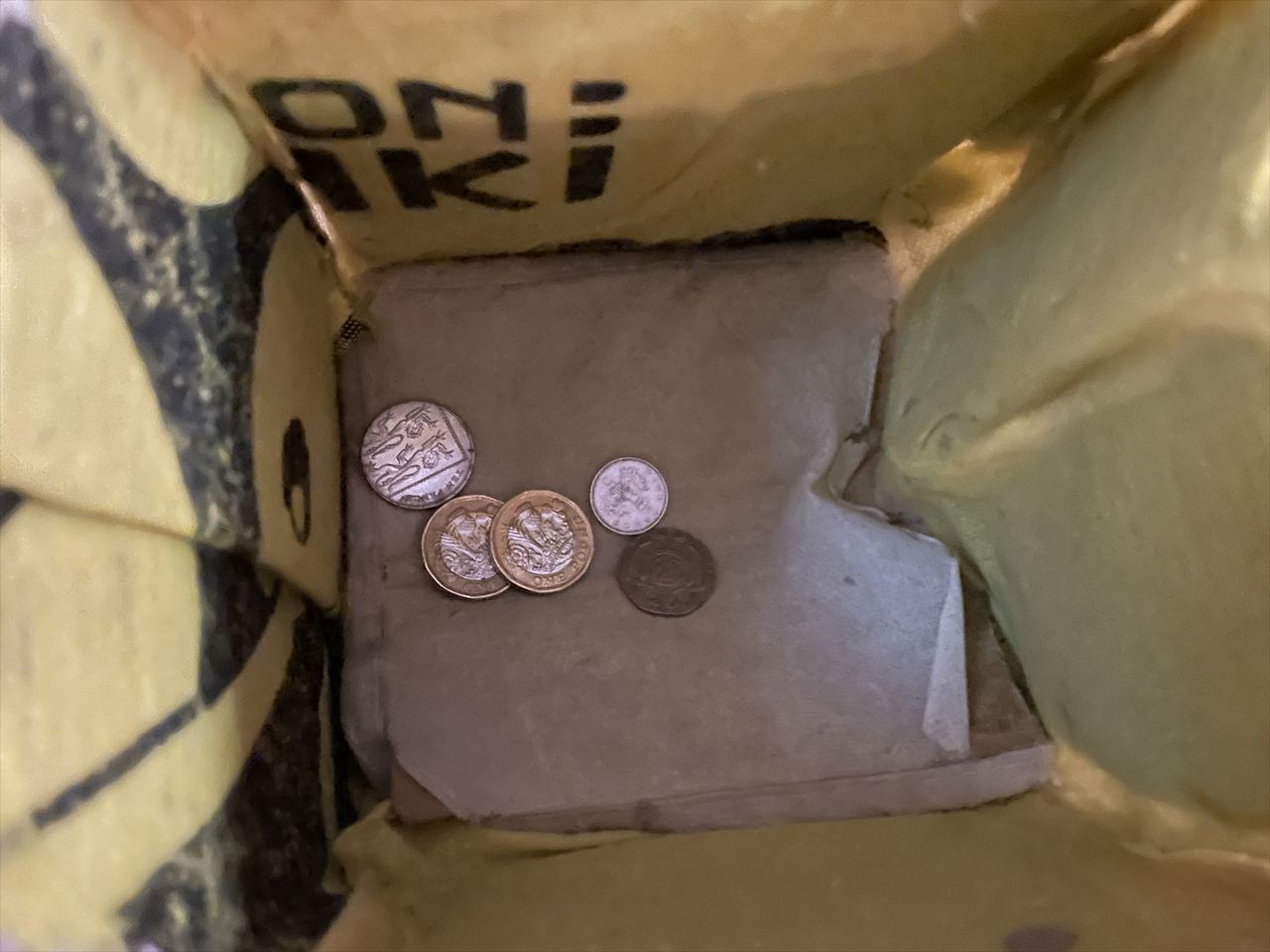 コインの両替まーまー大変の巻！！ロンドン♪ヽ(´▽｀)/ | ホンマにイケんのけ？世界一周♪ヽ(´▽｀)/ホンマにイケんのけ？世界一周♪ヽ(´▽｀)/